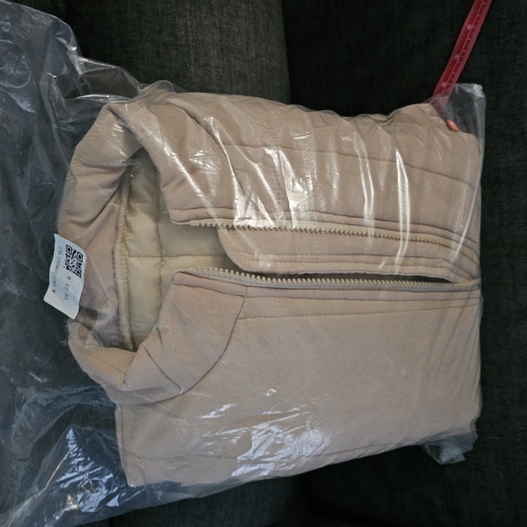 NWOTS! PUFFER JACKET! SIZE MED! NEW IN PACKAGING! - Picture 14 of 14